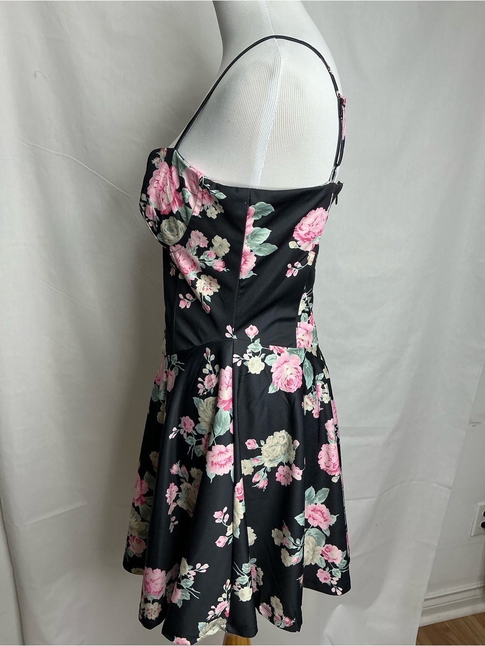 2237 - Ardene Black Mini Dress with Pink & Cream Roses - Picture 5 of 6